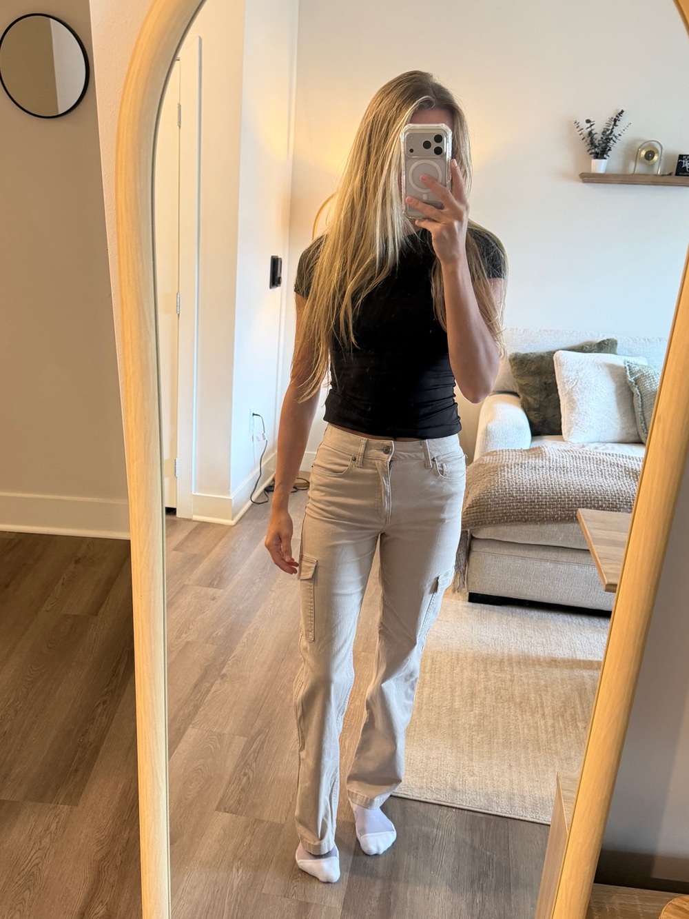 H&M Women's Straight-Leg Cargo Jeans in Light Beige